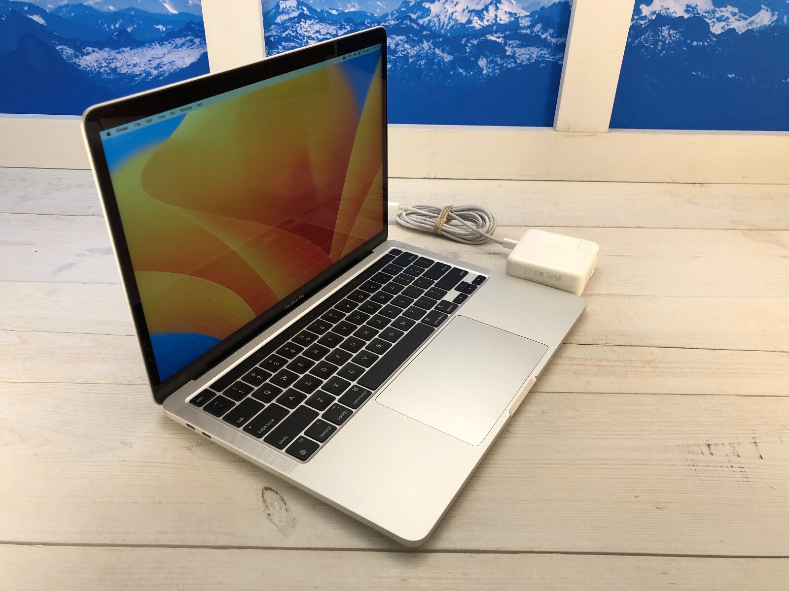MacBook本体 Macbook Pro 2020 M1 8GB 512GB Touch Bar Amazon