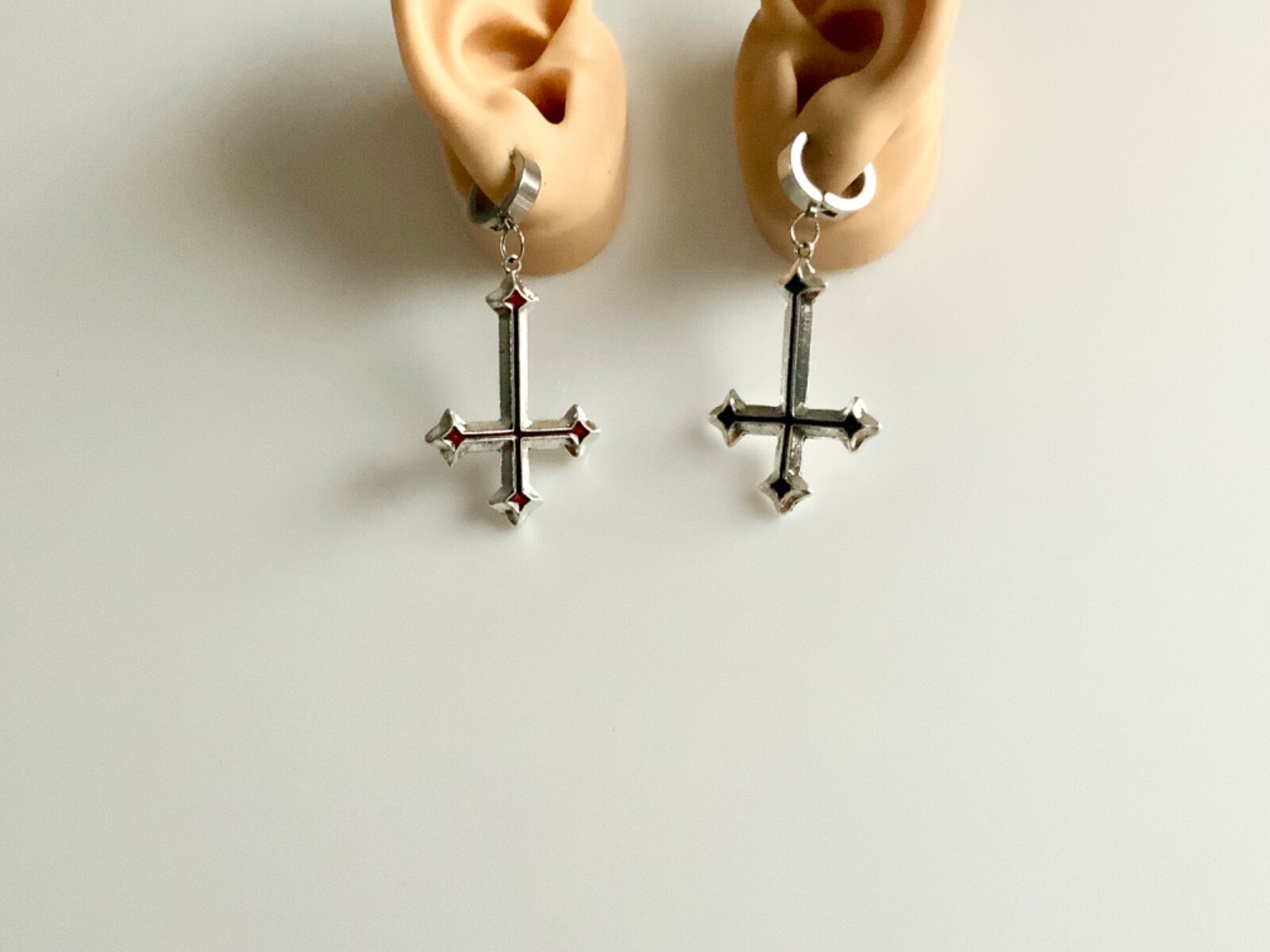 国内で当店のみ 666999 - Bleeding cross spikes drop earrings $_57.JPG?set_id=8800005007