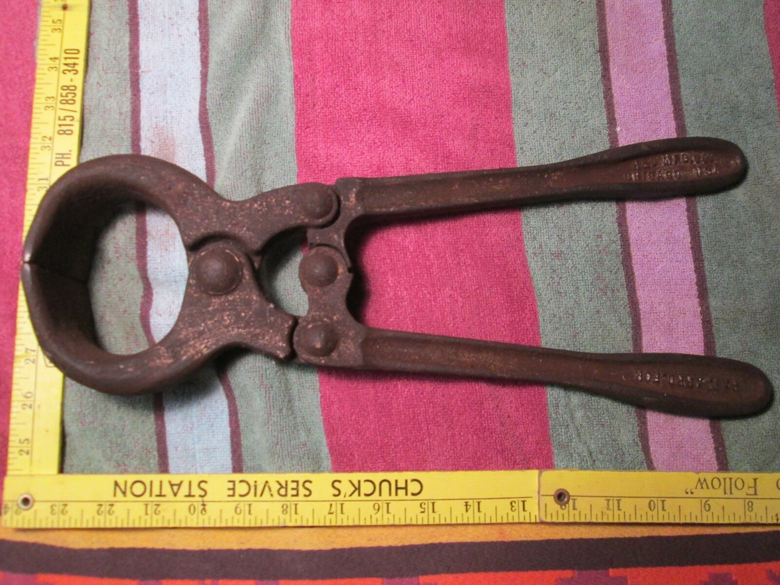 Vtg H & O MFG Chicago Pat Applied Castration Tool Cast Iron USA 16