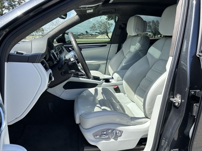 image 3 of interior