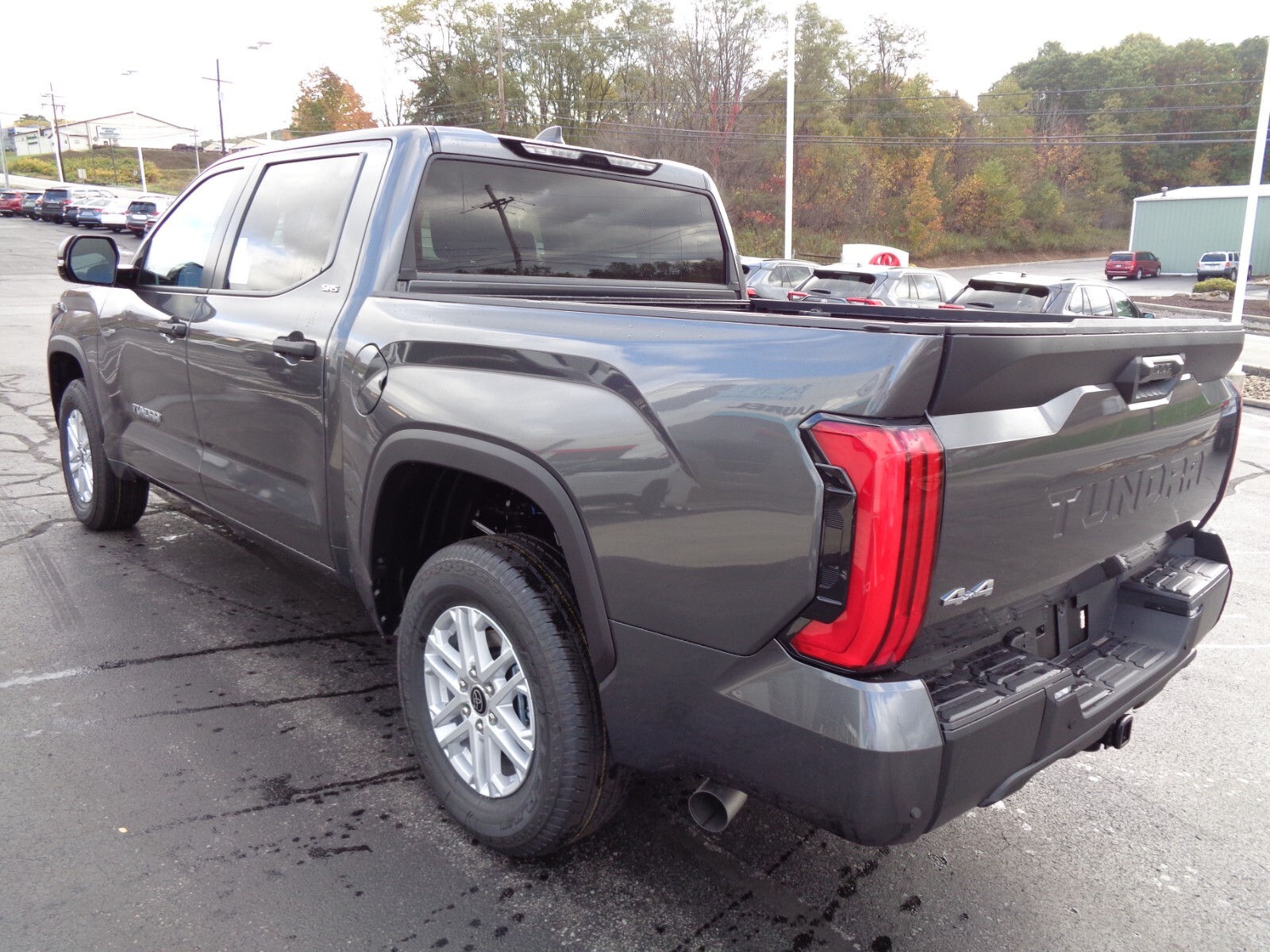 Brand New 2024 Toyota Tundra Crewmax Sr5 4x4 Gray Convenience