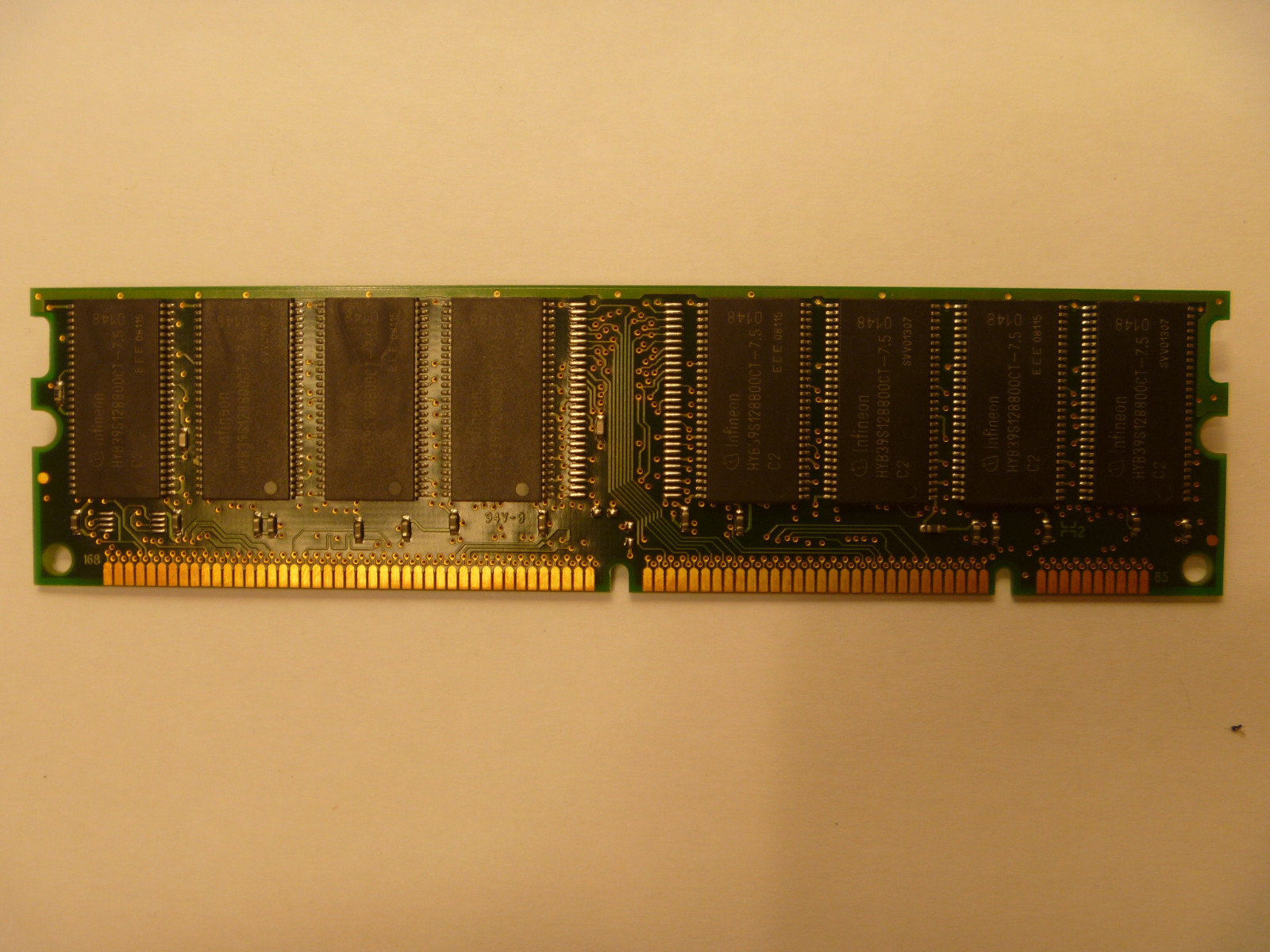 32ZHS STK 3962805 256MB, SDR SDRAM, DIMM, PC133, 133MHz CL3  Desktop Memory