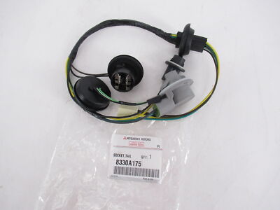 Genuine OEM Mitsubishi 8330A175 Socket & Wire 2006-2012