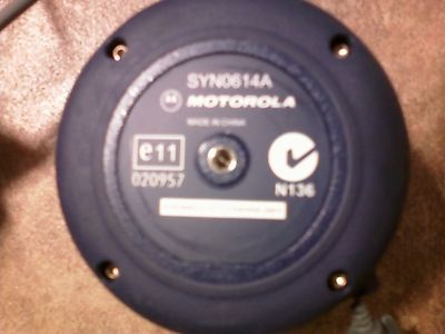 Motorola SYN0614A Handsfree Auto Car Cupholder Speaker Cell Phone Accessory