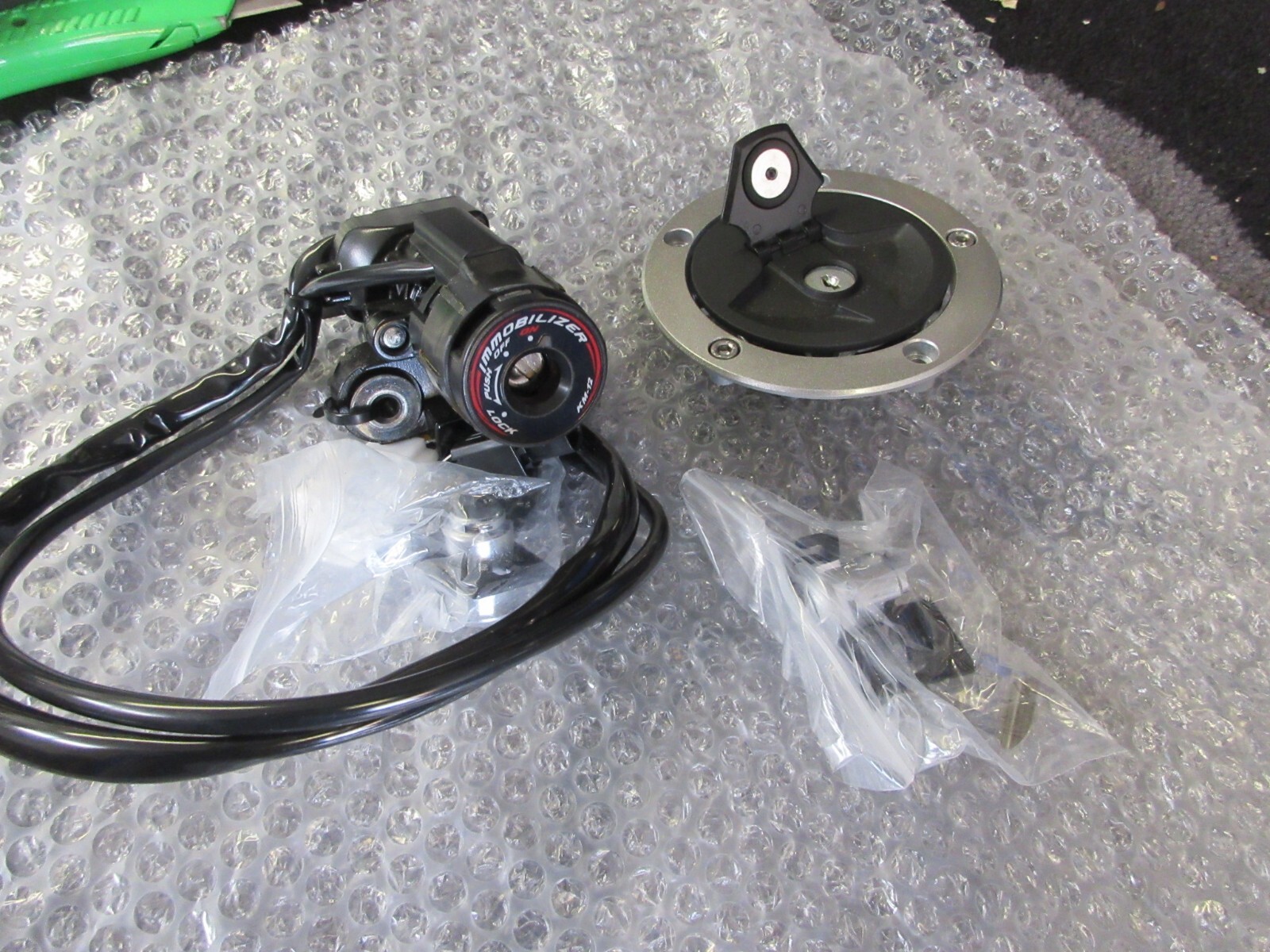 kawasaki zx6r zx636r NEW original lock-set | eBay UK