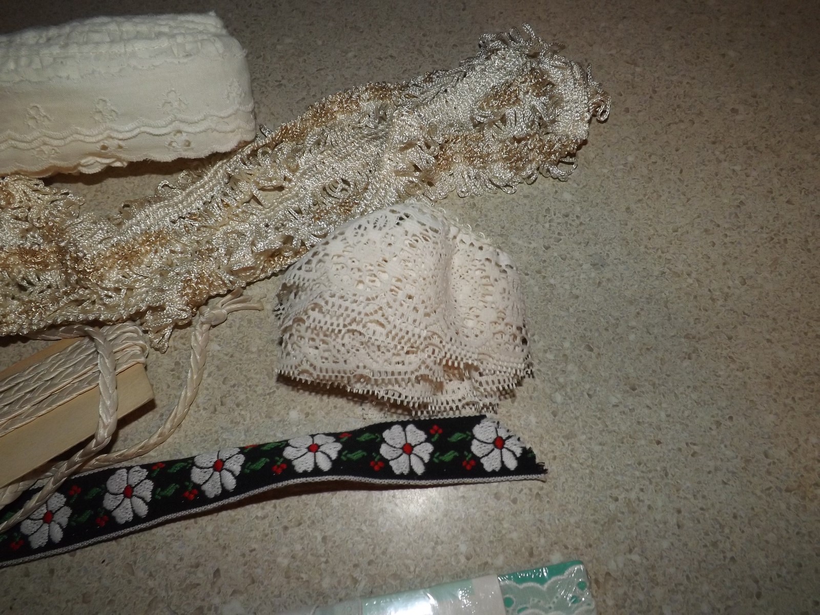 VTG 30-80's Victorian lot lace, homemade fringe, tassels tatting retro edging