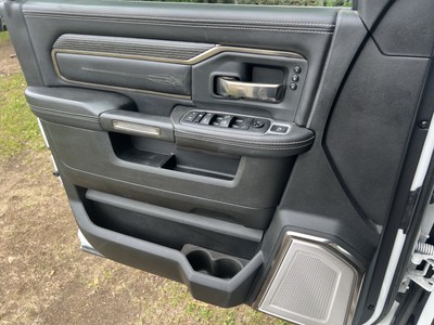 image 18 of interior