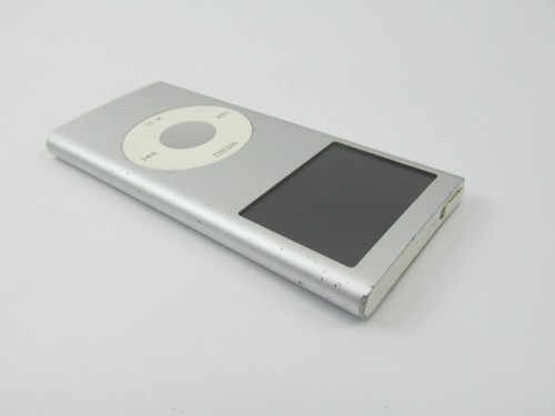 Apple iPod Nano 2nd Generation Silver Model A1199 ***For PARTS ONLY***