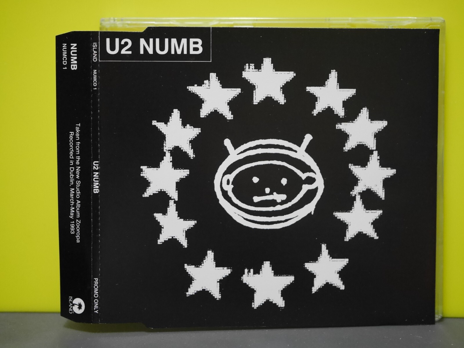 U2 – Numbのプロモ U2 – Numbのプロモ