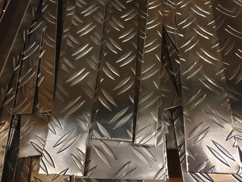 Riffelblech Warzenblech Duett Alu Zuschnitt ââ B-Ware ââ TrÃ¤Nenblech Restposten
