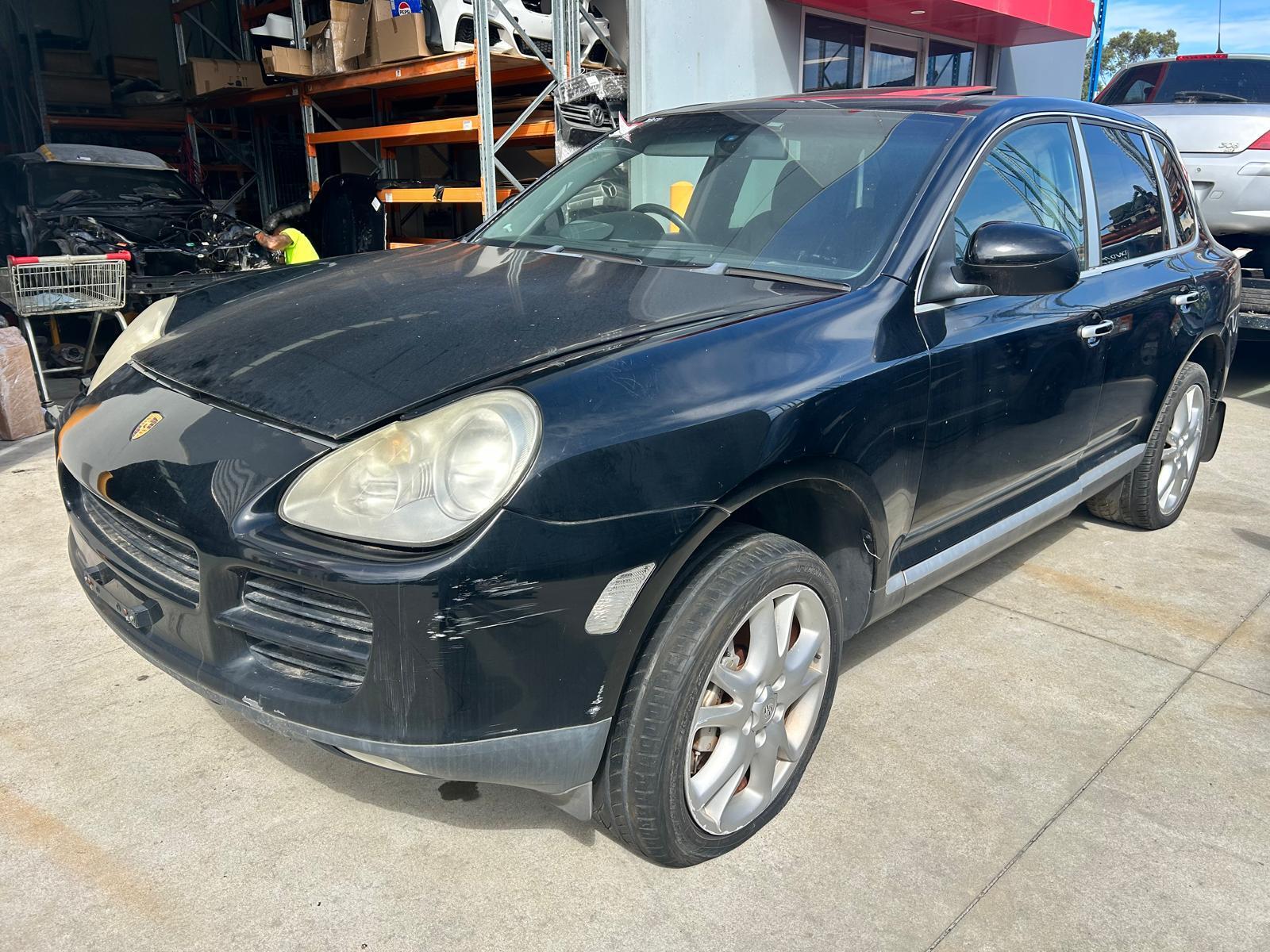 2003 Porsche Cayenne FUEL DOOR / FILLER 07/03- 03/08 image 9