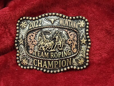 CHAMPION TEAM ROPING TROPHY RODEO  BUCKLE PROFESSIONAL MONTANA 2022 RARE J31