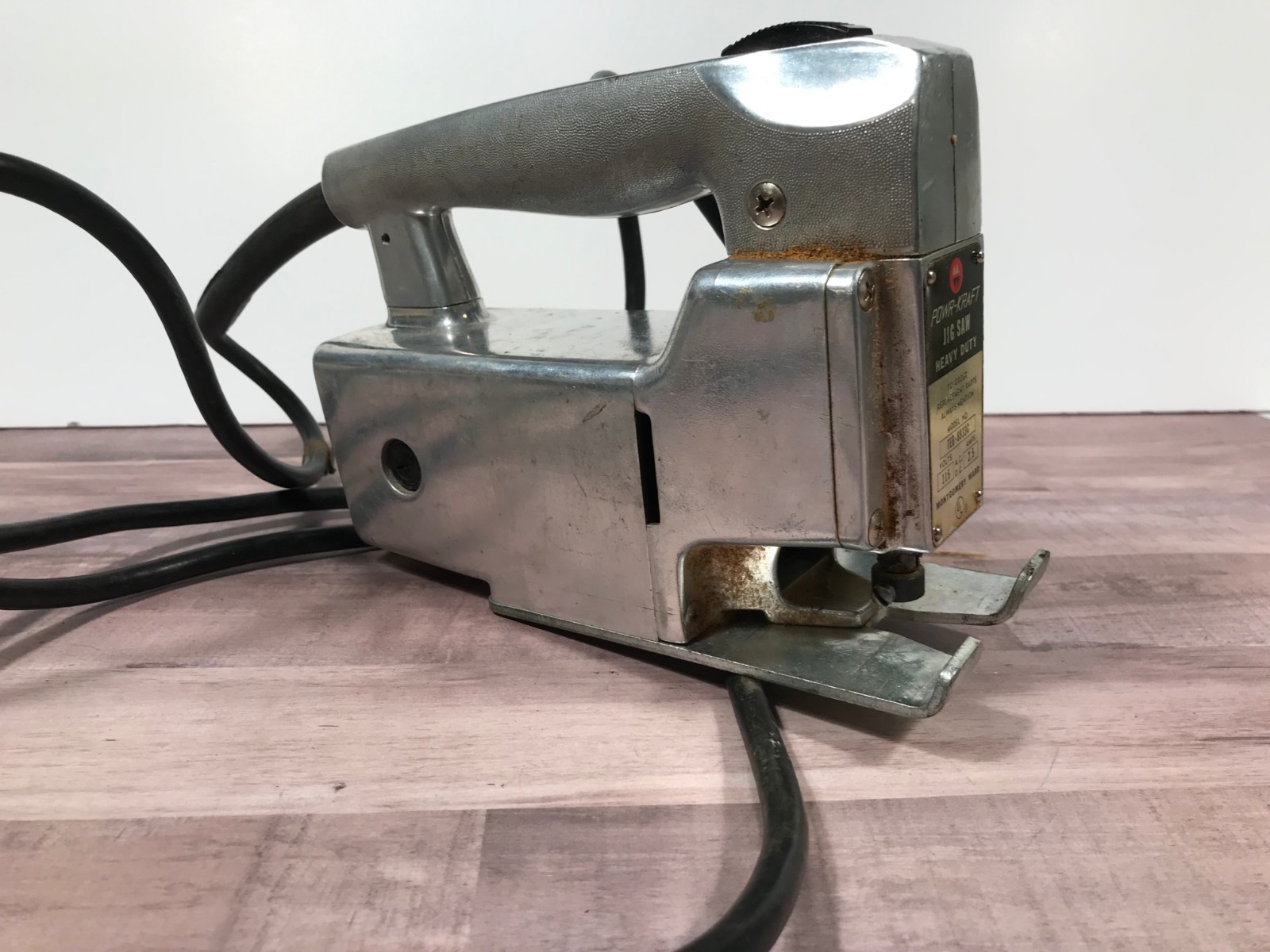 VINTAGE MONTGOMERY WARD Heavy Duty POWR-KRAFT JIG SAW MODEL NUMBER TEB-8933C
