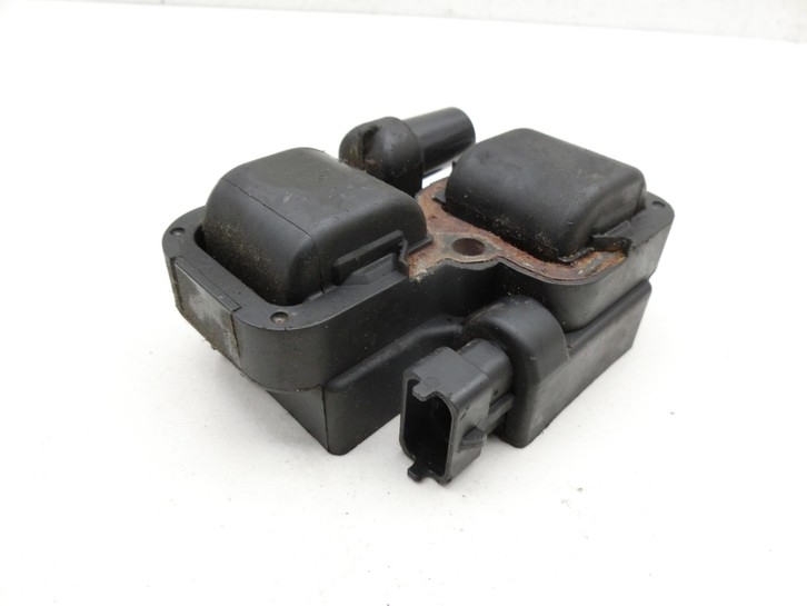 Mercedes W169 A150 04-08 1,5 Zündspule Zyl.2 Mercedes W169 A150 04-08 26.10.2005 0221503035 A0001587803 gebraucht Vorschau 3