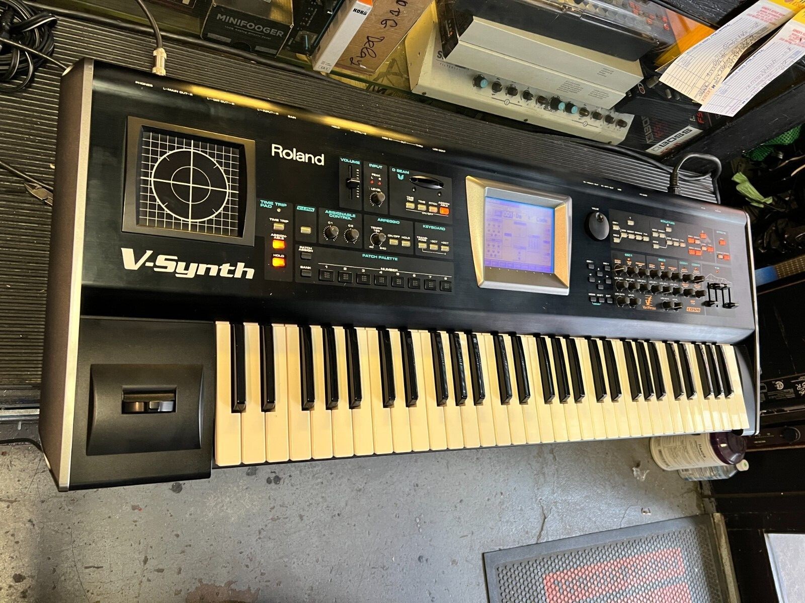 Roland V-Synth Version 2 ,61 key SYNTHESIZER keyboard ARMENS Roland V-Synth Version 2 ,61 key SYNTHESIZER keyboard ARMENS
