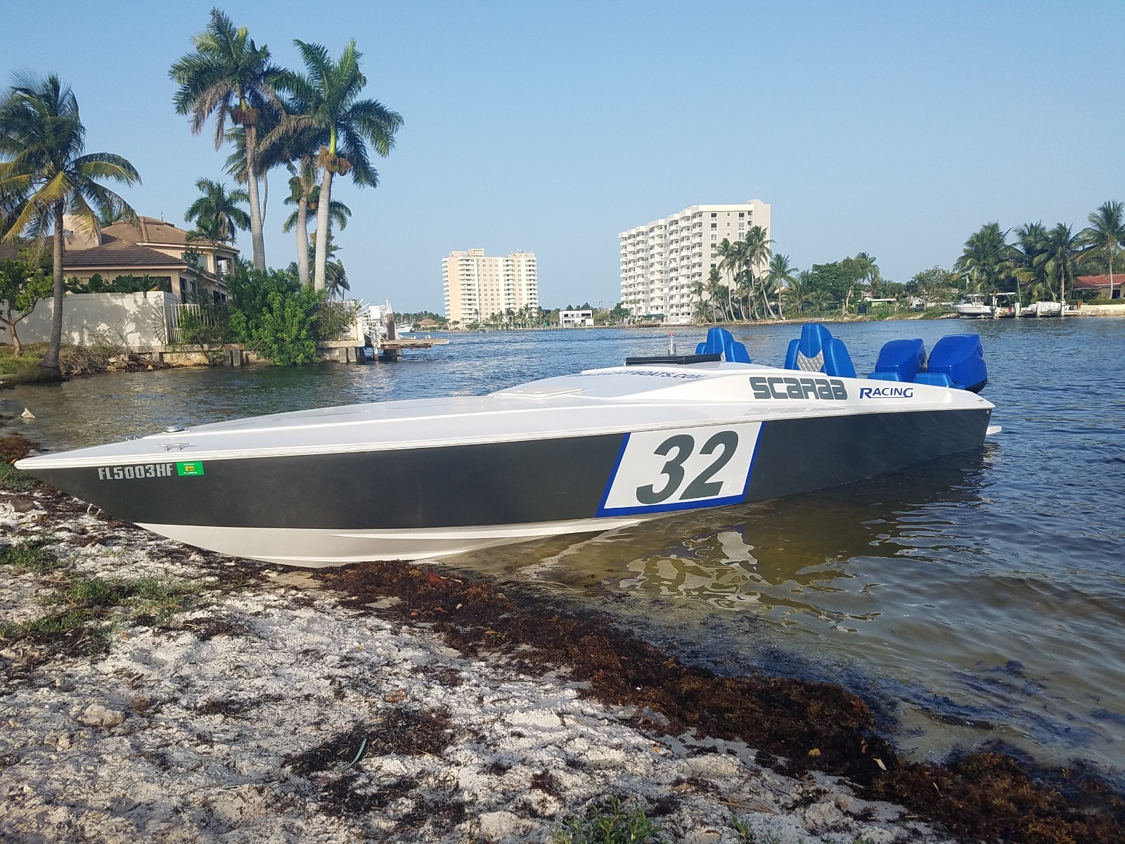 32 FOOT SCARAB FULLY RESTORED WITH 2 MERCURY 250 OUTBOARDS 65+MPH VERY CLEAN !!