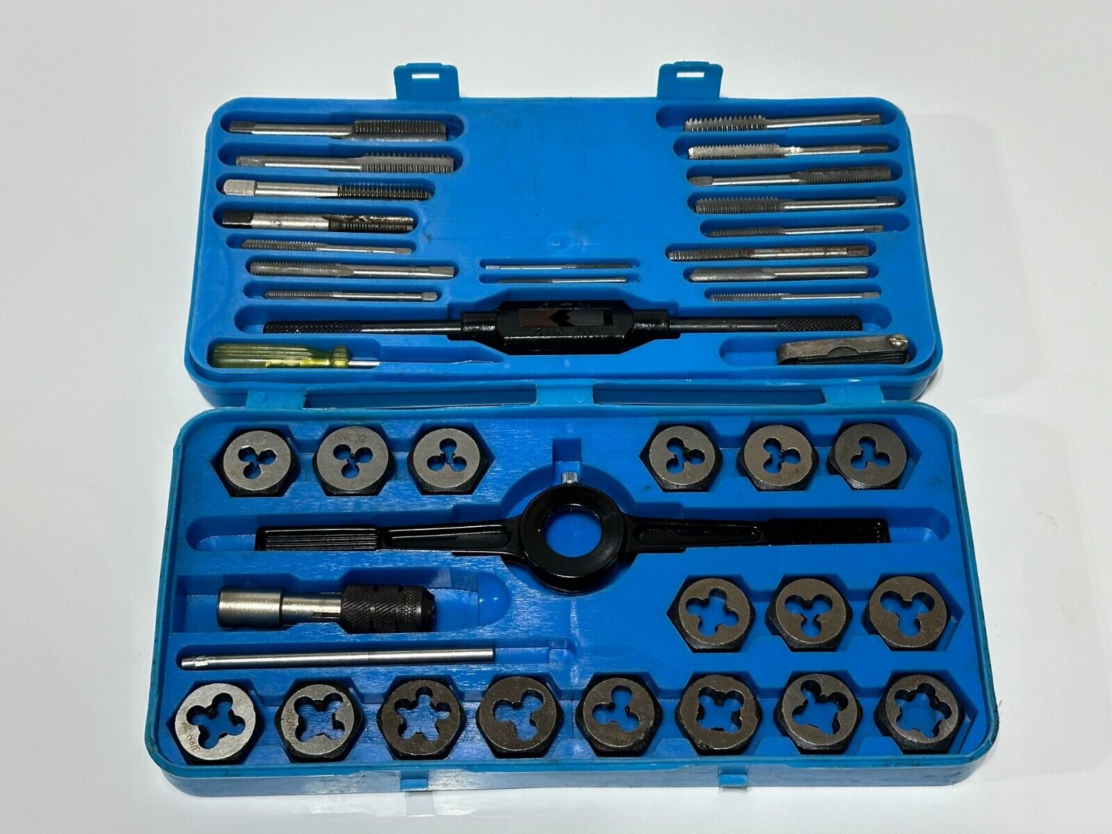 Great Neck 40 Pc Tap & Die Set w Storage Case NC NF & PT Great Neck 40 Pc Tap & Die Set w Storage Case NC NF & PT