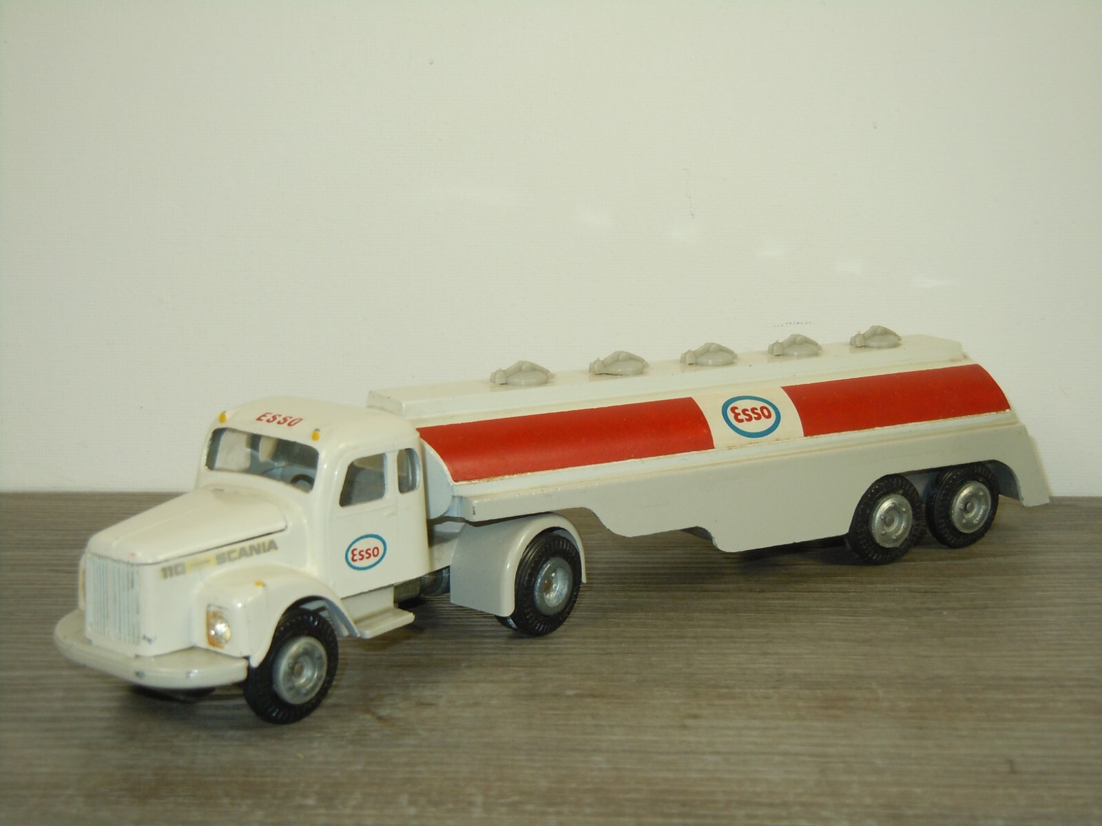 TEKNO 434 SCANIA VABIS ESSOエッソ タンクローリー - メルカリ
