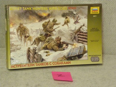 ZVEZDA 3611 1/35 SOVIET TANK HUNTERS W/DOGS FS
