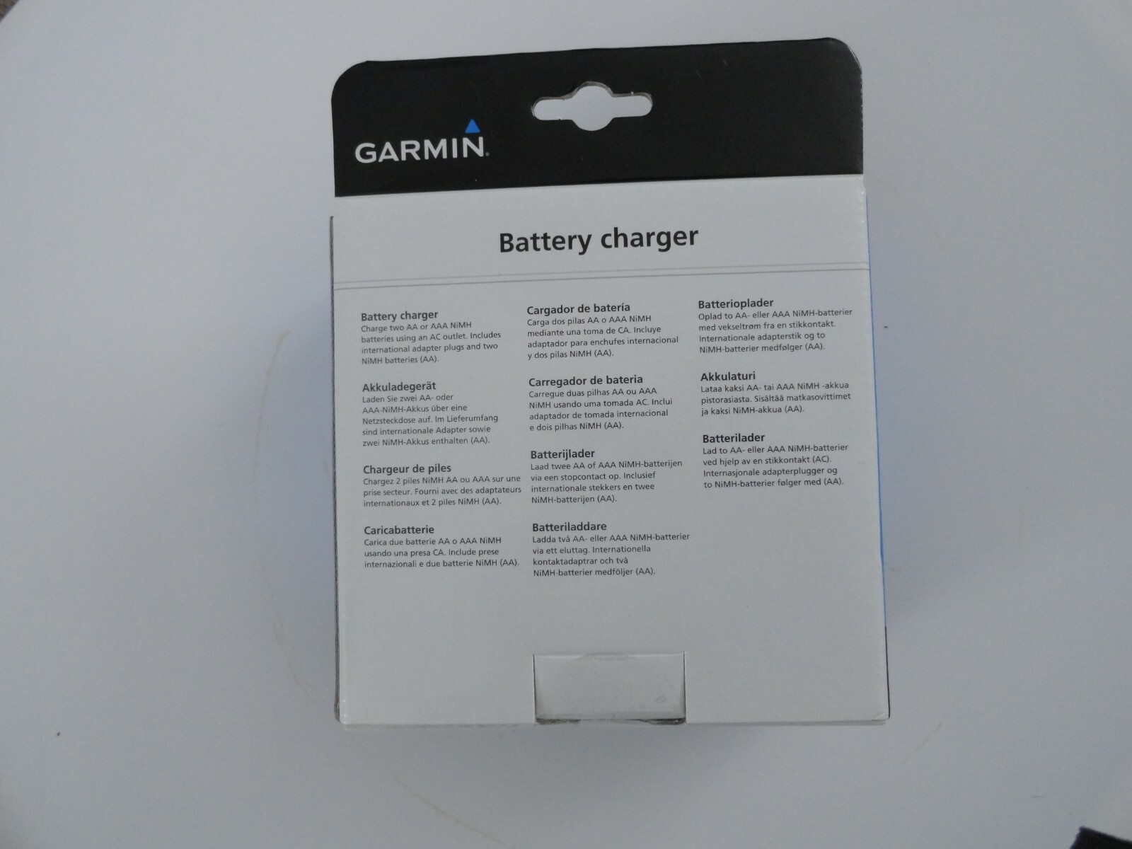 Garmin GPS Battery Kit Rechargeable AA NiMH  W Charger and International Plugs