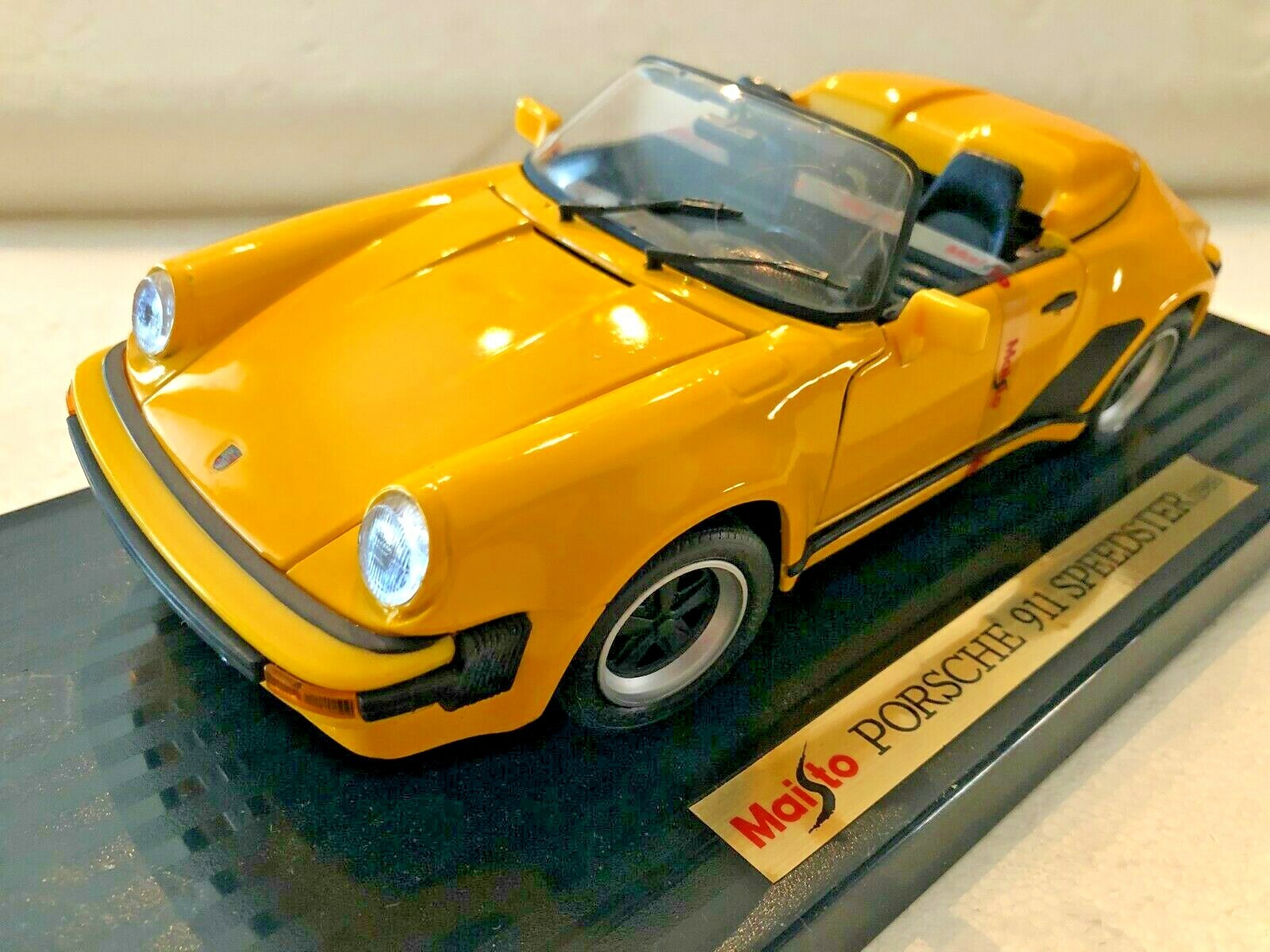 マイスト ポルシェ911スピードスター1989 1/18