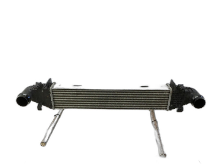 Mercedes W204 S204 C180 11-14 CGI 1,8 115KW Ladeluftkühler Kühler  - Bild 1