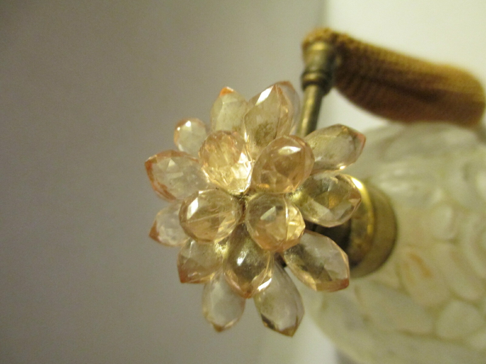 Vintage 1930's perfume bottle Lalique ? 3 3/4 w stopper w/ sprayer original