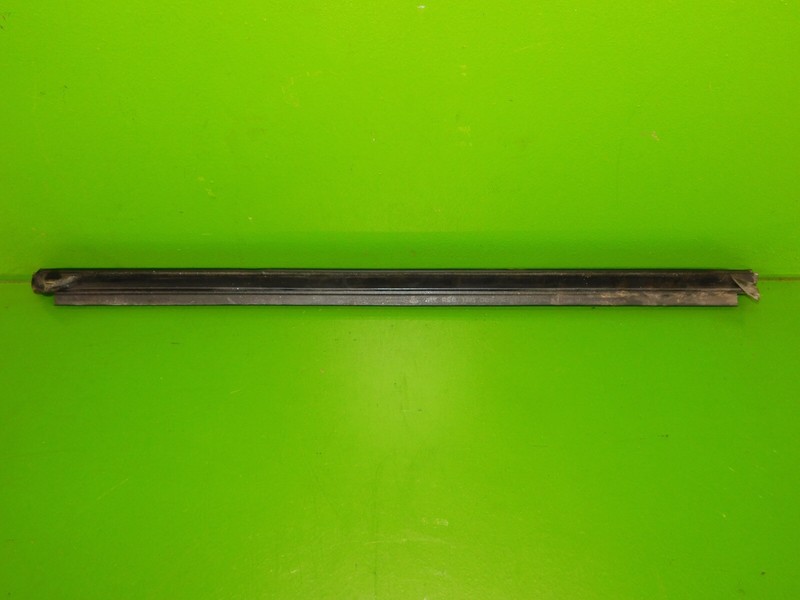 01-05 VW Passat GLX OEM driver left rear door weather strip seal bar exterior