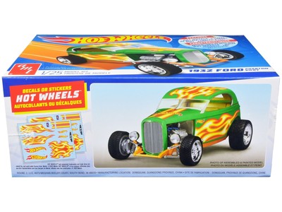 Skill 2 Model Kit 1932 Ford Phantom Vicky ''Hot Wheels'' 1/25 Scale Model by AMT