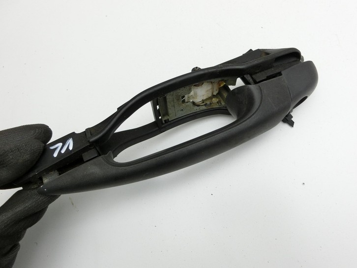 BMW 3er E46 99-01 Kombi Türgriff Griff aussen Links Vorne 354 BMW 3er E46 99-01 10.07.2000 8216121 51218216121... Vorschau 2