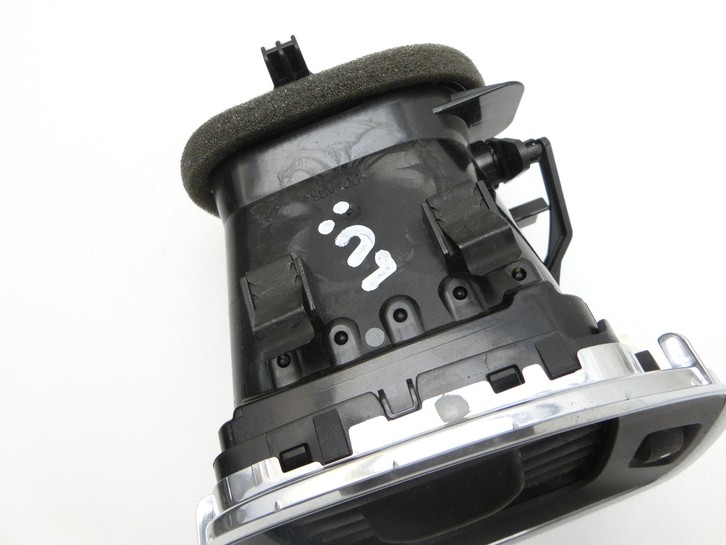 Volvo V60 D4 10-13 Luftdusche Luftdüse Links Volvo V60 D4 10-13 24.03.2011 30791690 7310-000 gebraucht Vorschau 5