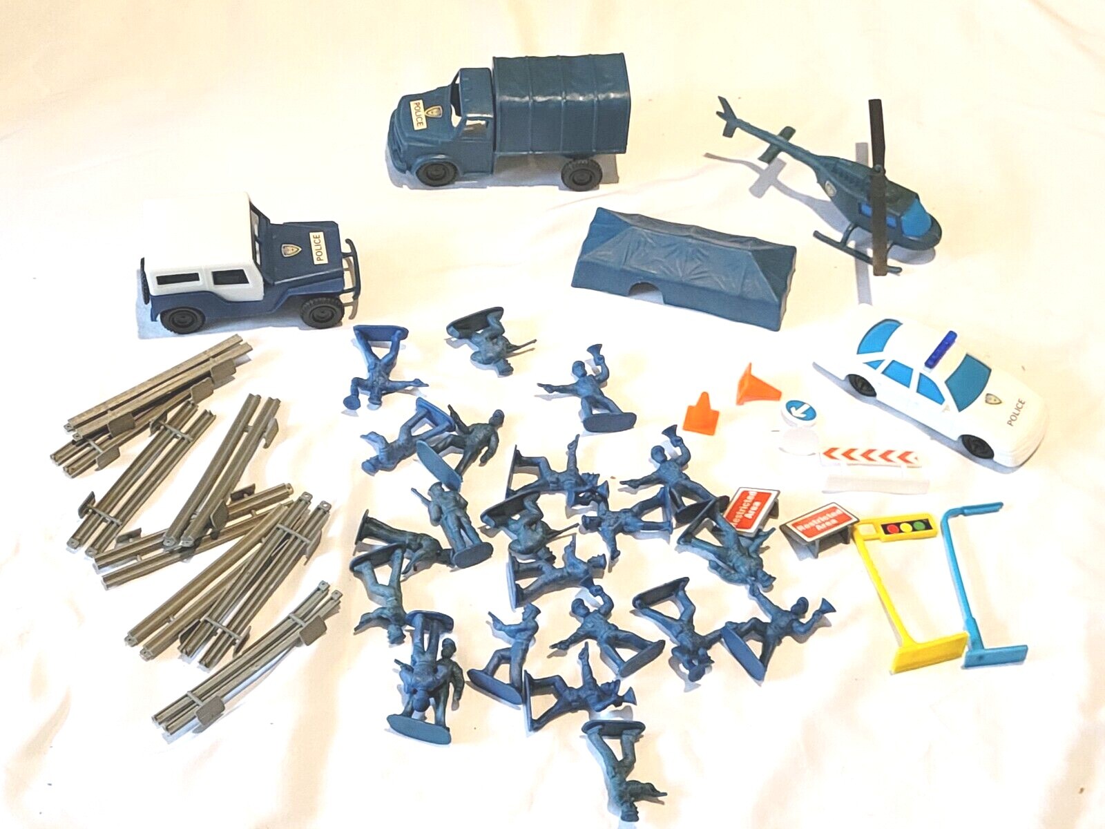 GEYPER man Hasbro MOTO POLICIA 未開封 1975年 Amazon.co.jp: GEYPER man ハスブロ MOTO POLICIA 1975年 : おもちゃ