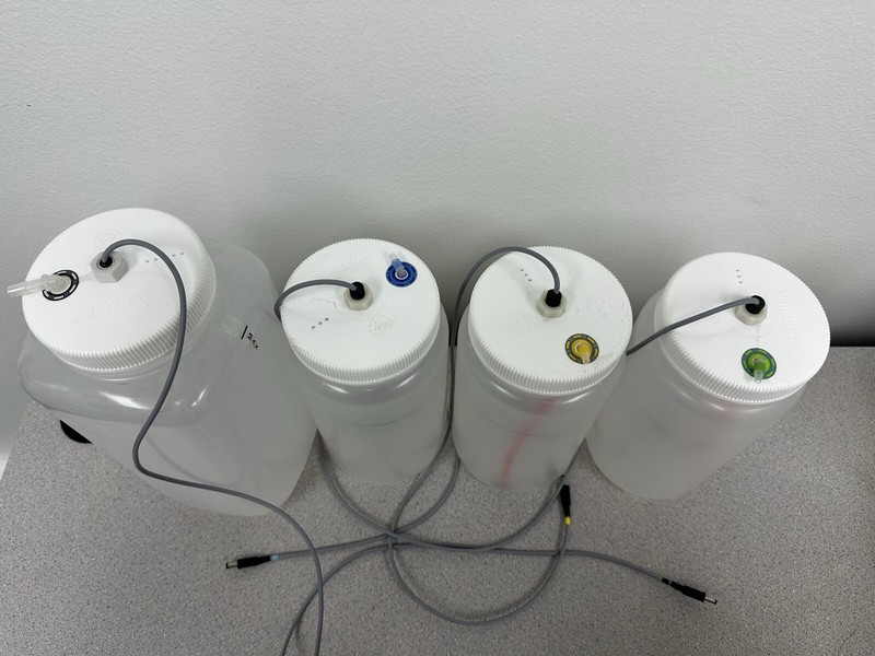 (Lot of 4)Thermo Scientific Bottles for Wellwash Versa Microplate Washer