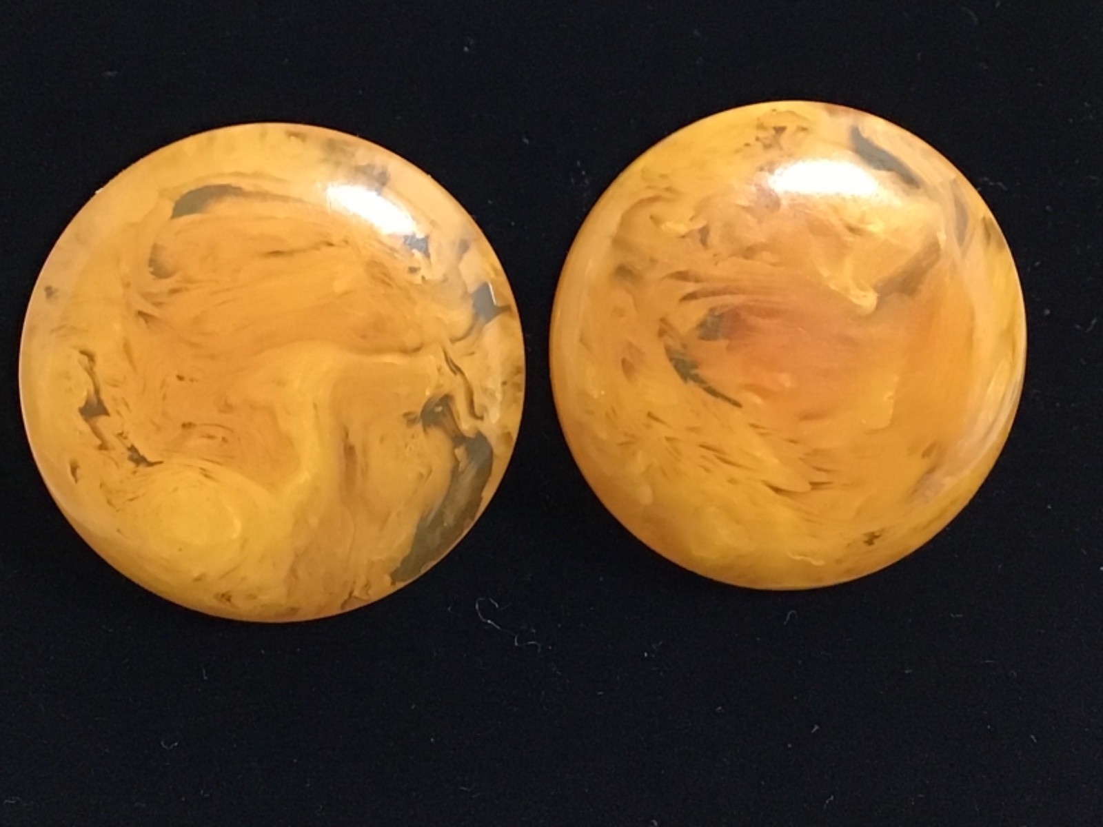 Vtg Bakelite clip on Earrings rare cantaloupe marble large round button shape