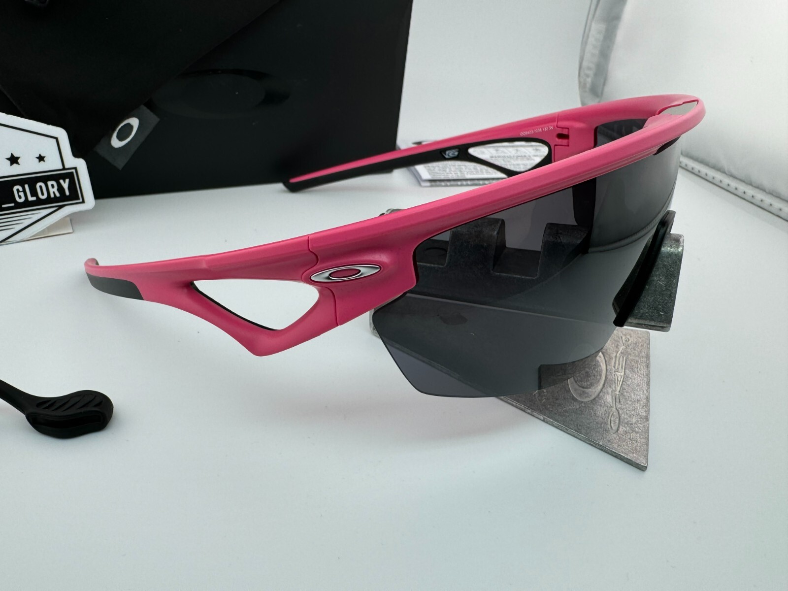 Pre-owned Oakley Sphaera Matte Neon Pink W/ Prizm Black Sunglasses Oo9403-10 Authentic