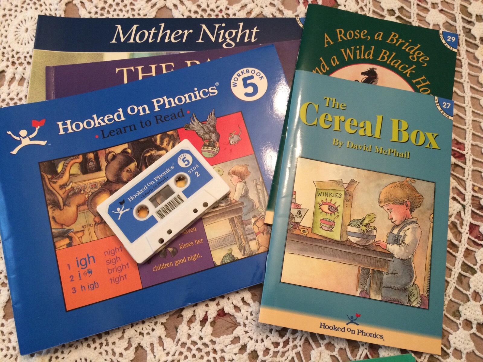 Hooked on phonics 3 4 and 5 includes what is in the pics