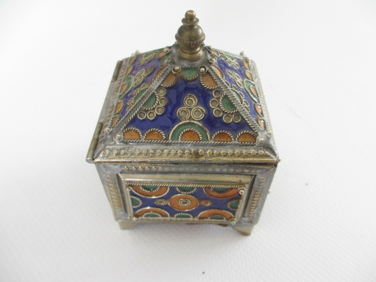 Yemeni Tribal Bedouin MOROCCAN SILVER ENAMEL TRINKET BOX / BETEL NUT SNUFF ? BOX