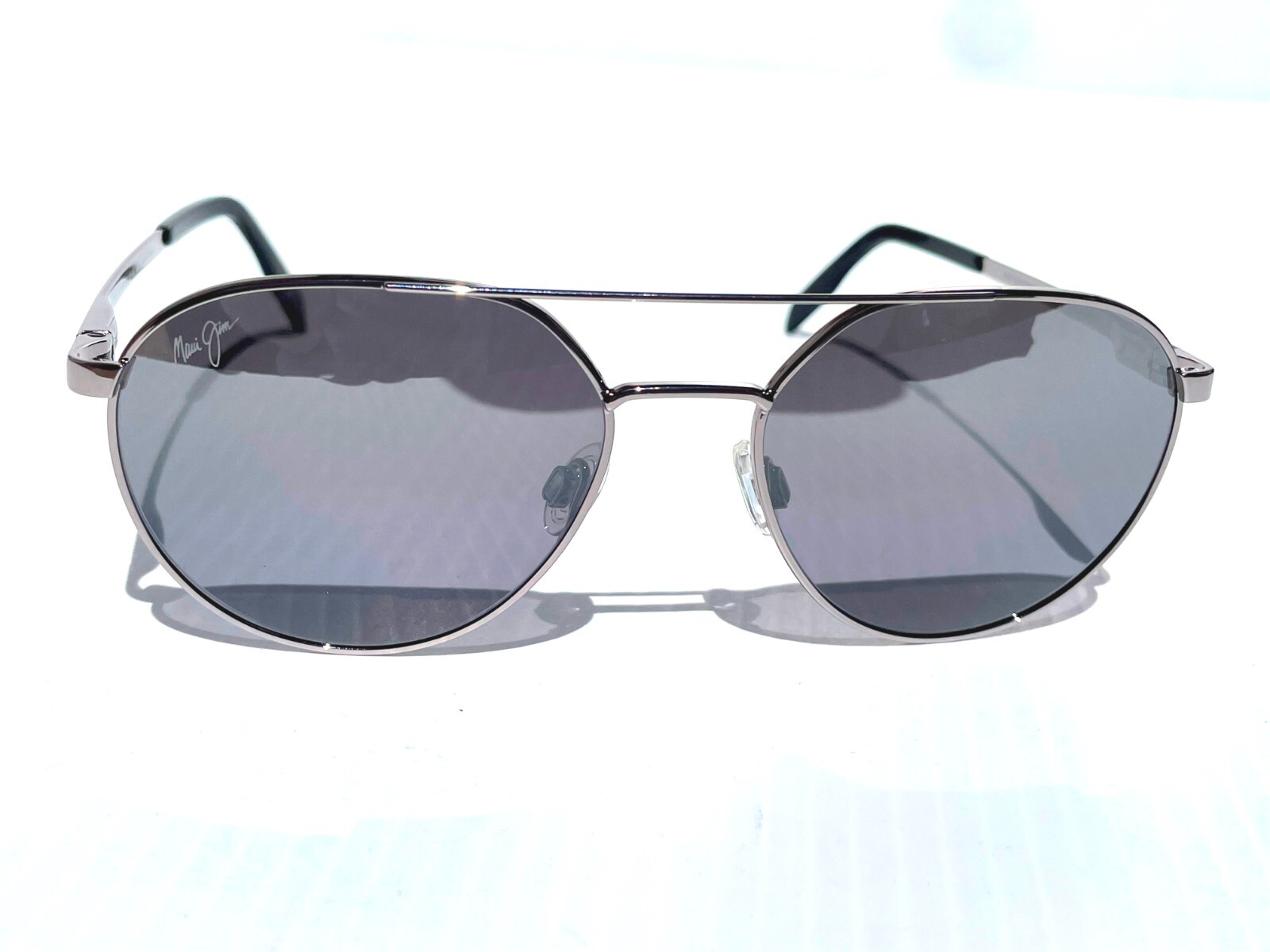 Pre-owned Maui Jim Waterfront Silver Polarized Silver Black Mirror Sunglass Dsb830-11