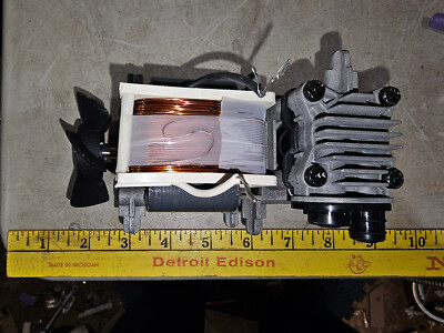 24XX43 DEVILBISS COMPRESSOR, 115VAC 100 WATT, TESTS GOOD, YQCS100H2-6/1.1L, VGC