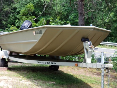 2012 TRACKER 1860