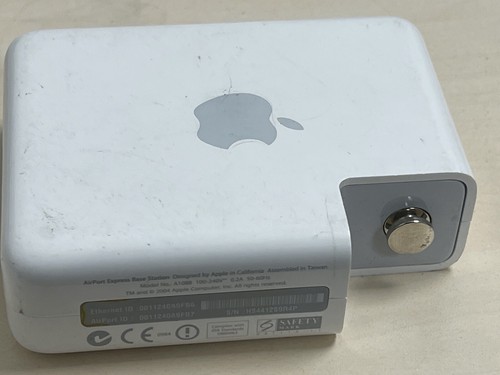 Apple AirPort Express 1088 Wireless G Wi-Fi Router 1 LAN Port White AirPlay