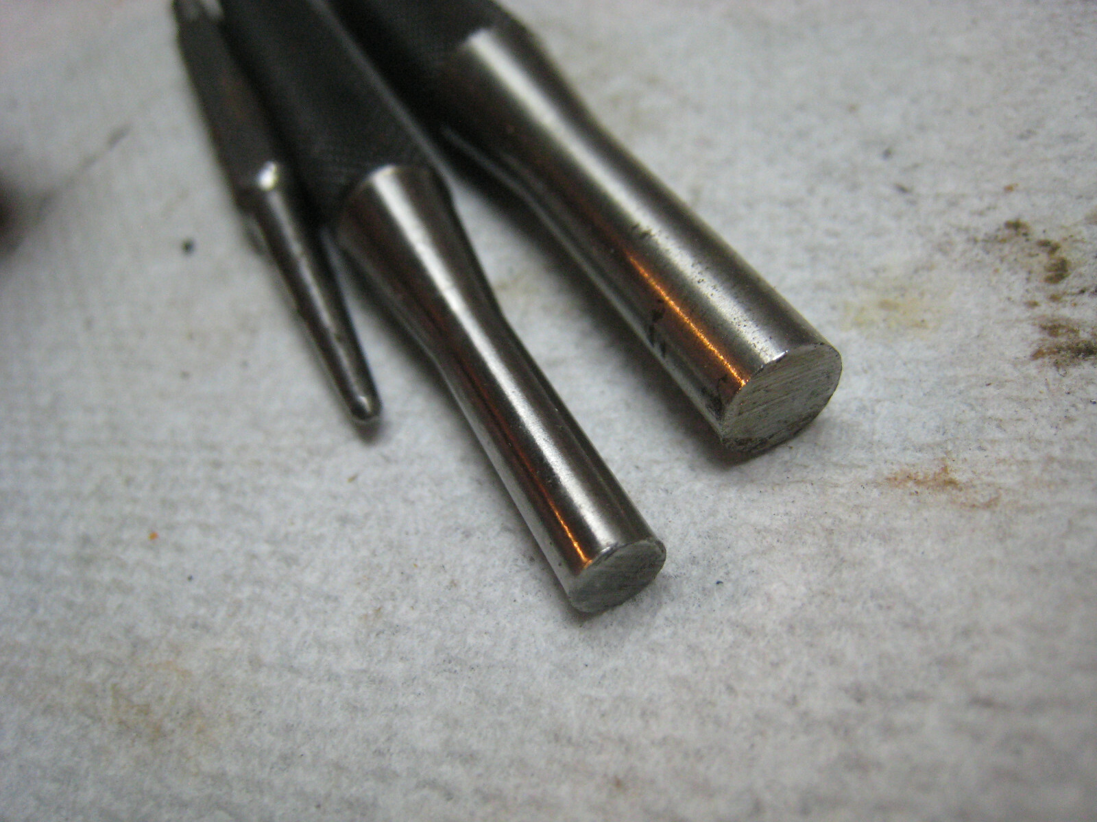 PIN PUNCHES COLD CHISELS STAR CHISELS MUFFLER CHISEL MISC. ASSORT.  17 TOTAL