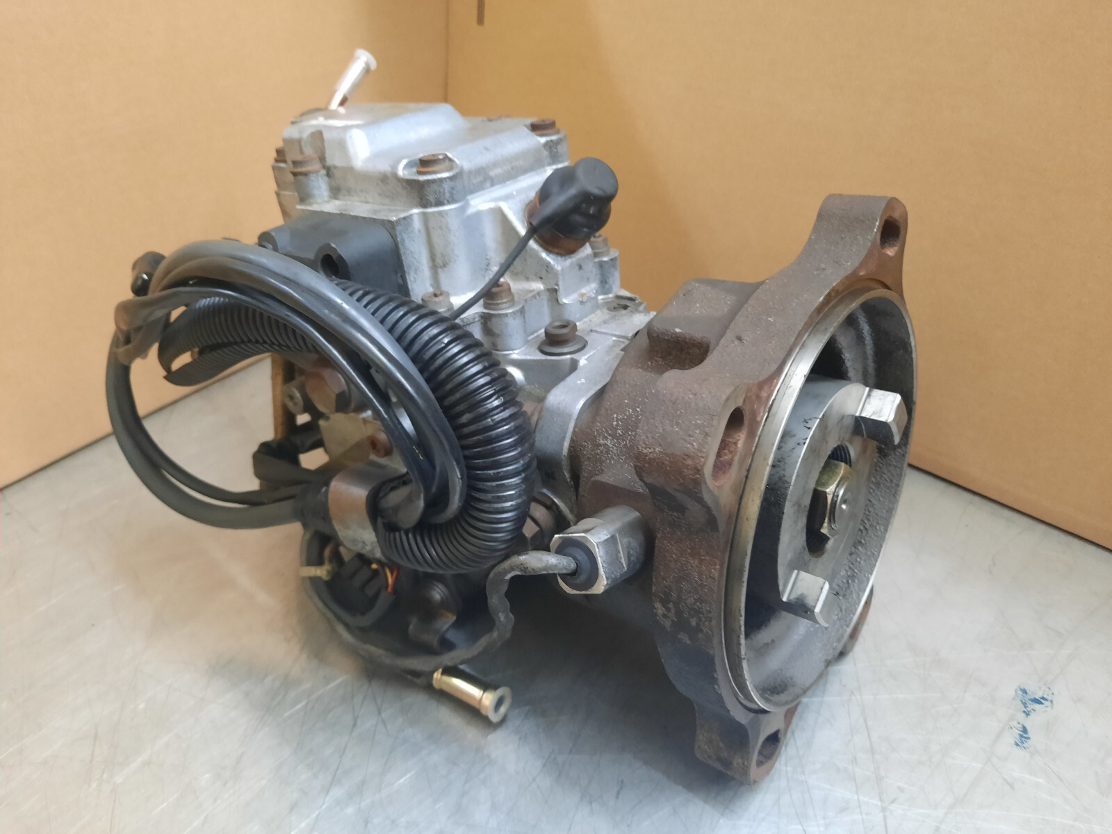 meルカリ Mitsubishi Fuso 6M61 ME131982 VRZ Fuel Injection Pump 109165