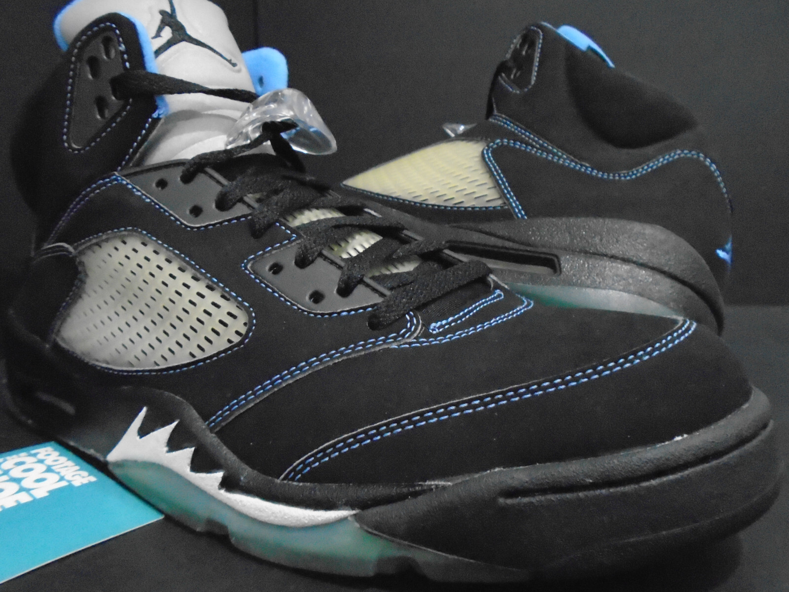 NIKE AIR JORDAN V 5 RETRO LS BLACK METALLIC SILVER UNC NIKE AIR JORDAN V 5 RETRO LS BLACK METALLIC SILVER UNC