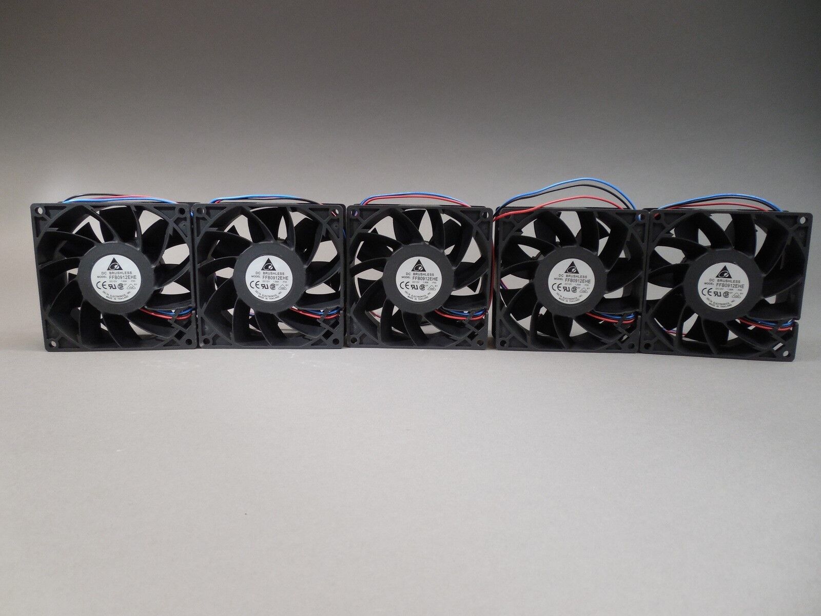 Lot of 5 Delta FFB0912EHE DC Fan 12VDC 92x38mm Lot of 5 Delta FFB0912EHE DC Fan 12VDC 92x38mm