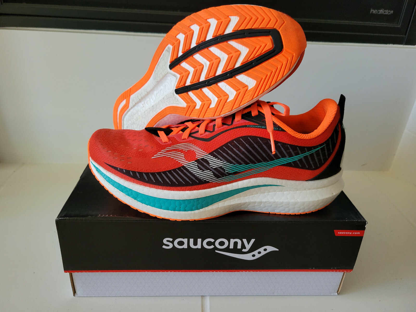 lightweight saucony running shoes