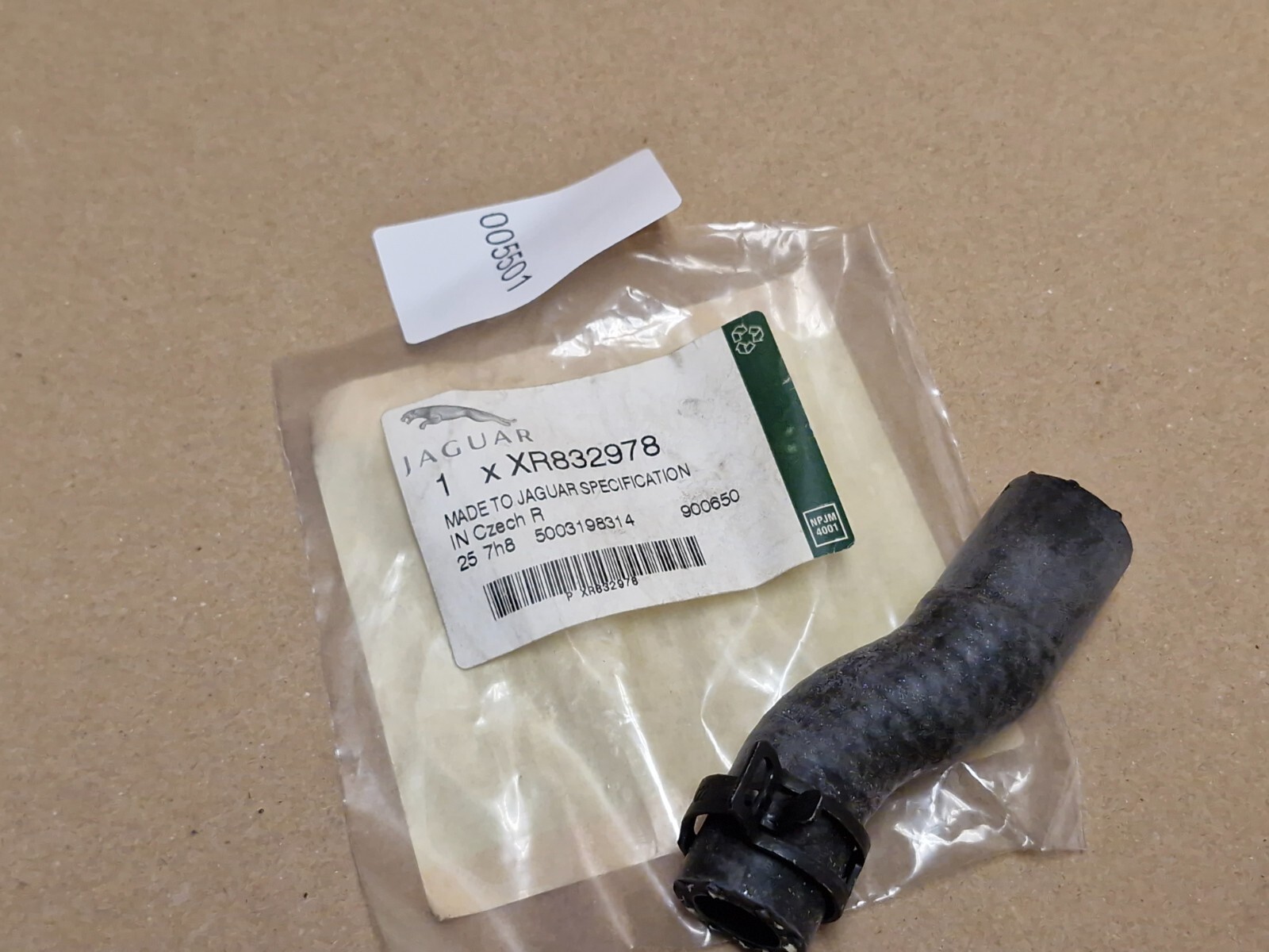 Jaguar S-Type Xj XF 2.7L Diesel Oil Cooler Hose XR832978