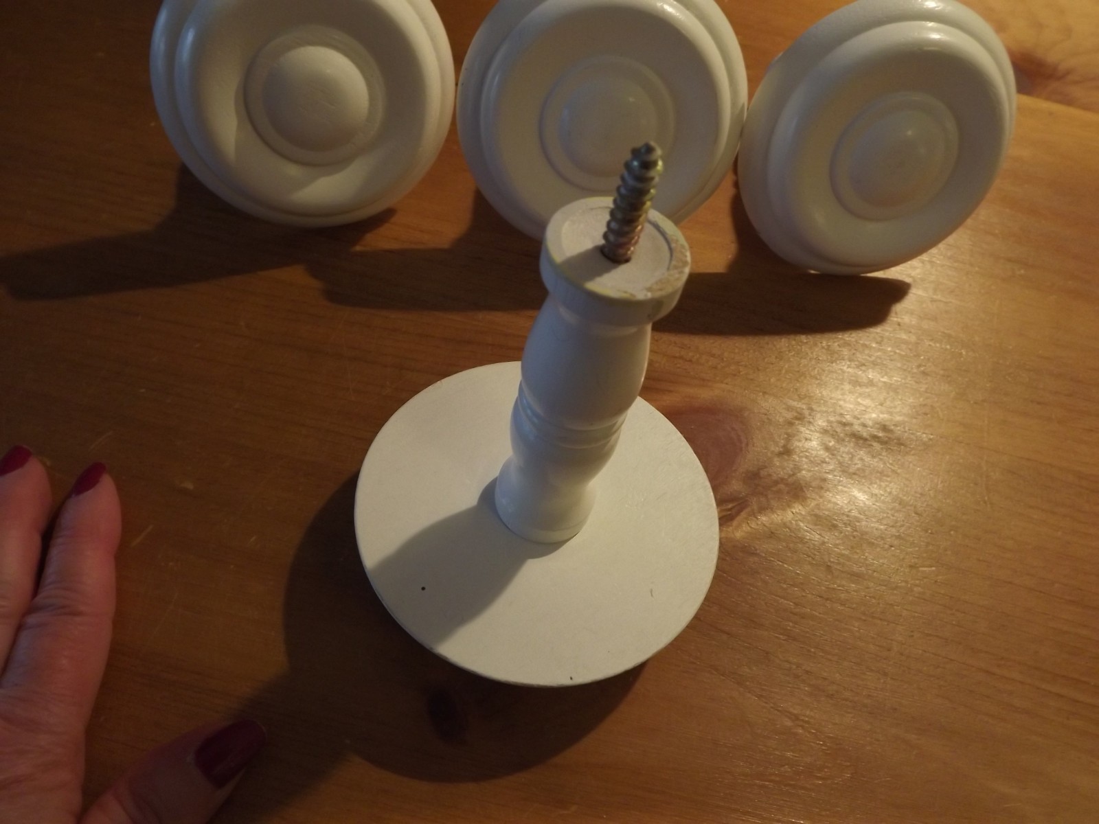 PAIR OF WOODEN DRAPERY CURTAIN TIEBACKS PAINTED WHITE 2 SETS AVAILABLE