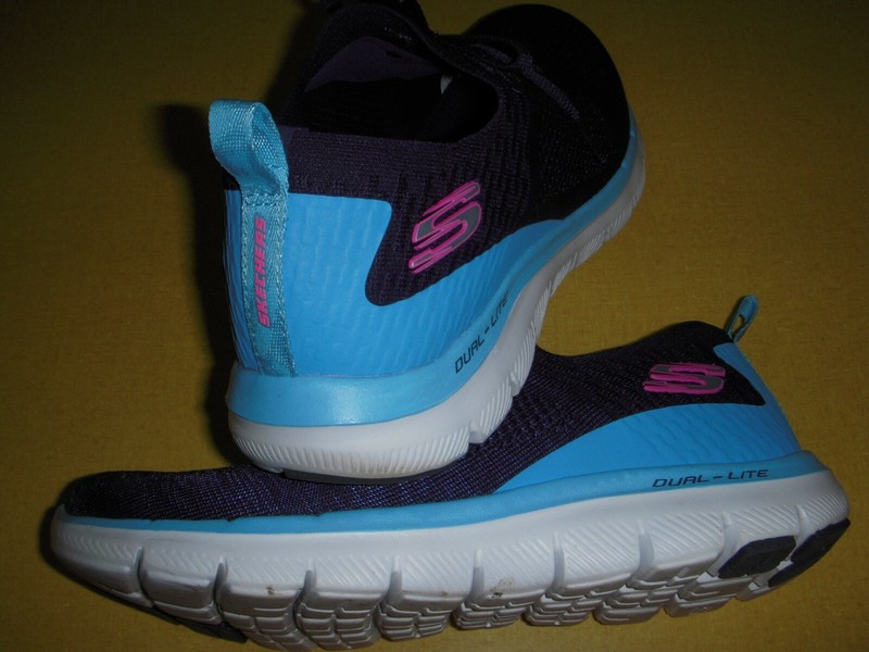 knit skechers