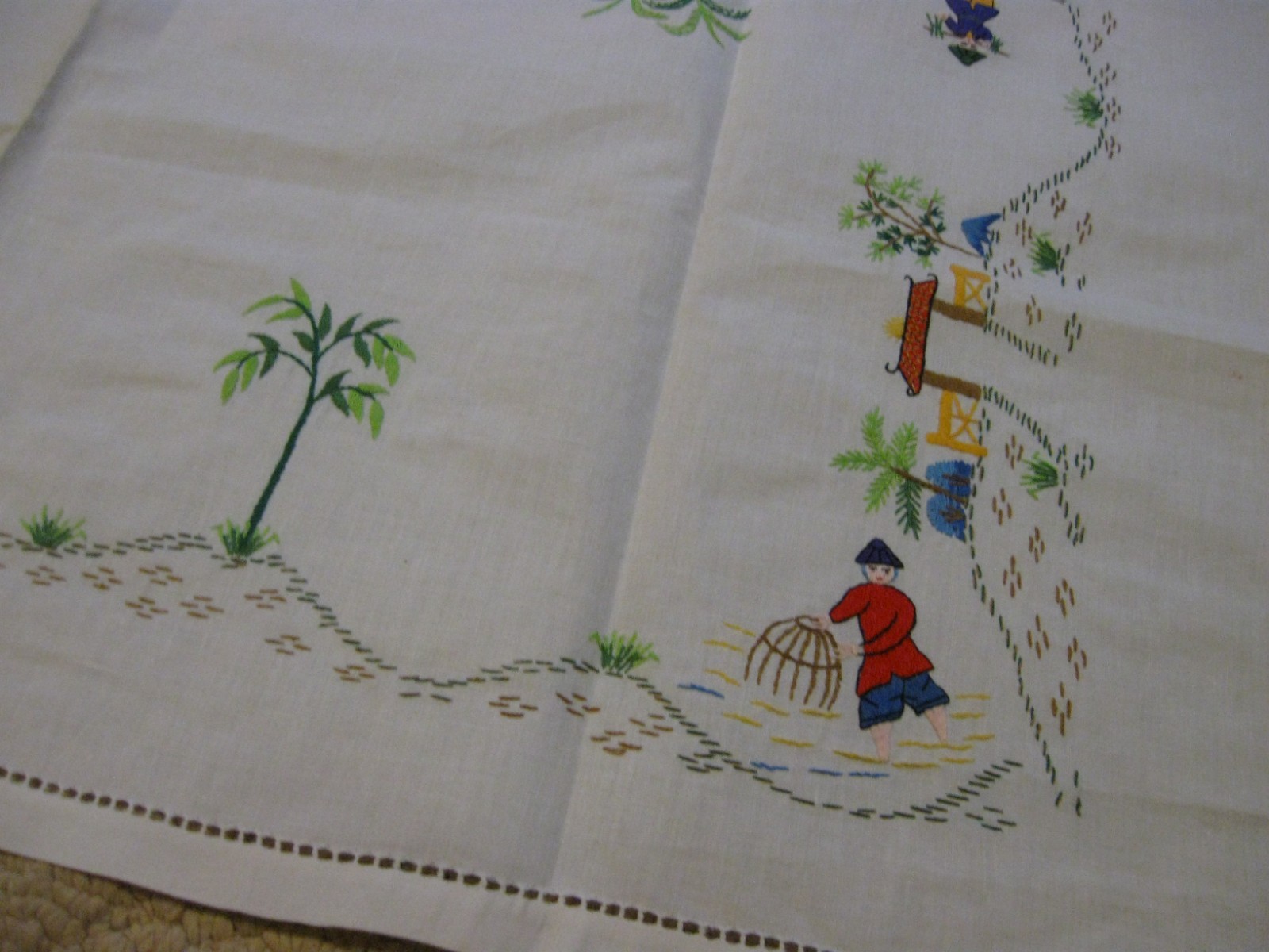 AWESOME VINTAGE TABLE COVERING HAND EMBROIDERED ASAIN THEME